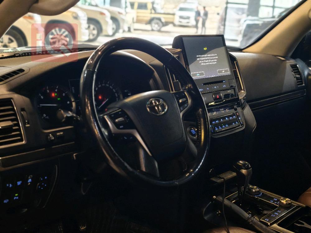 تويوتا لاندكروزر